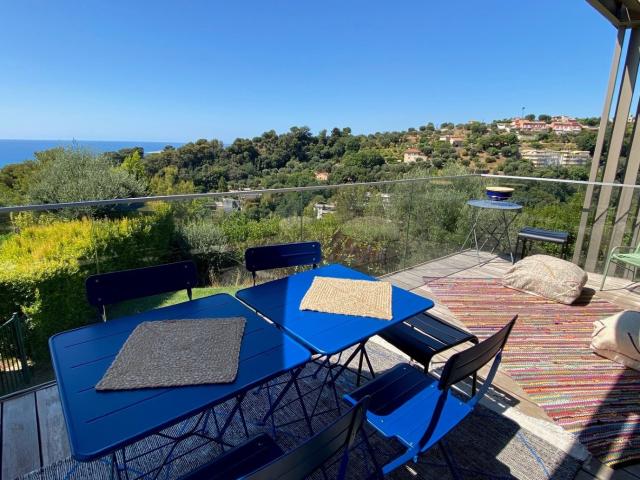 NICE COLLINES SUPERBE 2 PIÈCES DE 48M² MEUBLÉ À LOUER TERRASSE VUE MER PISCINE ET JARDINS PARKING