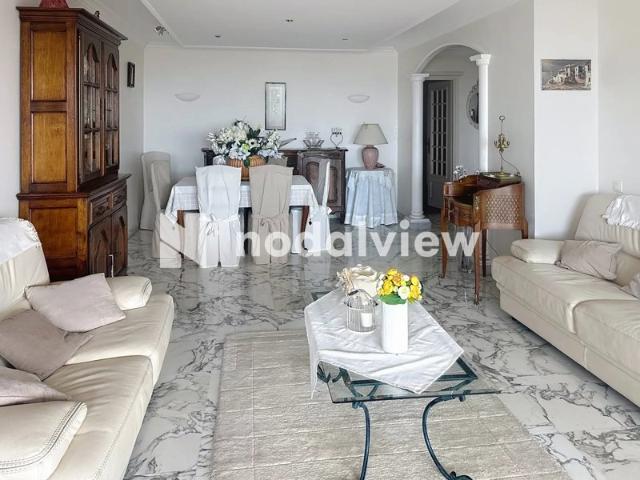 NICE Corniche Fleurie grand F3 vue mer