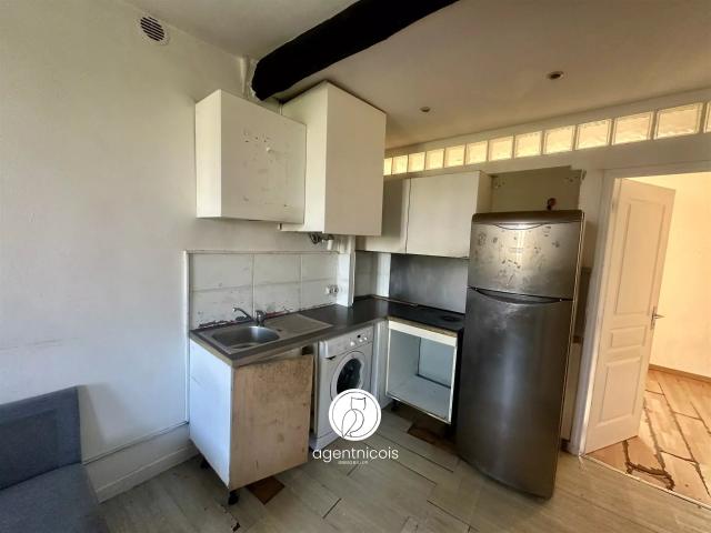 Nice / Coulée Verte / Vieux Nice: 2 Pièces À Rénover / Gro. 31m² Nice