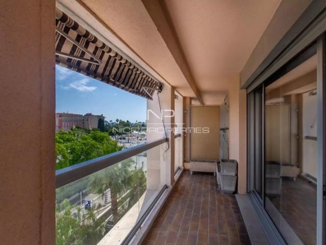 Nice Coulée Verte, superbe 2 pièces rénové avec terrasse et vue panoramique