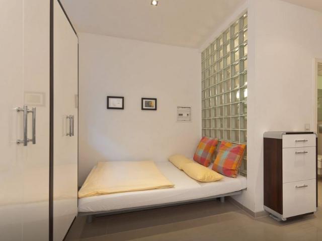 Nice Designer Studio in Munich City, Munchen Amsterdam Apartments for Rent