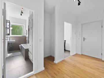 Nice double bedroom in Rollbergsiedlung