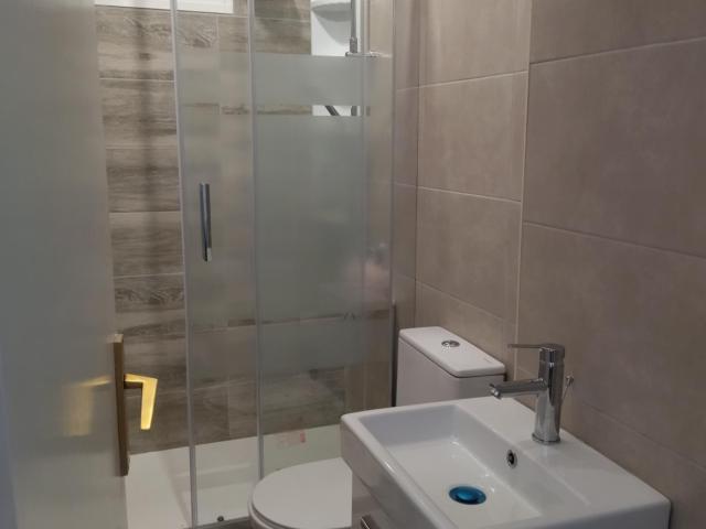 Nice double bedroom in 3 bedroom apartment