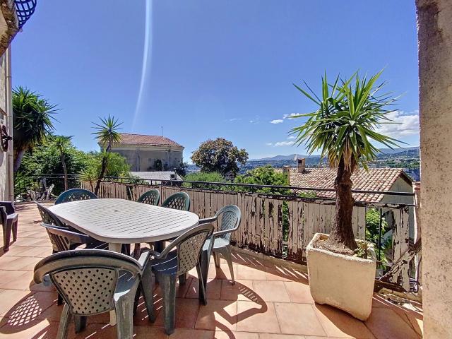 Nice – Exceptionnelle maison familiale avec piscine, jacuzzi. 331m² Nice