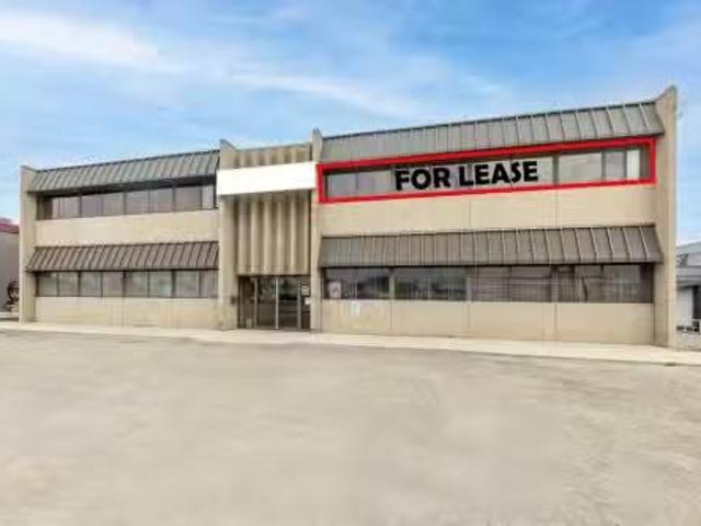 Nice East Half Top Floor 5720 44 Street, Lloydminster, AB, T9V.