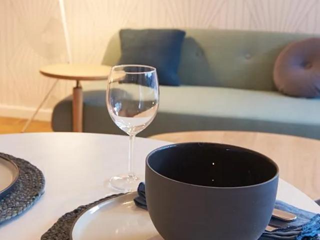 Nice furnished apartment with balcony and parking space close to Eppendorf and Eimsbüttel. Furnished, temporar rental for expats