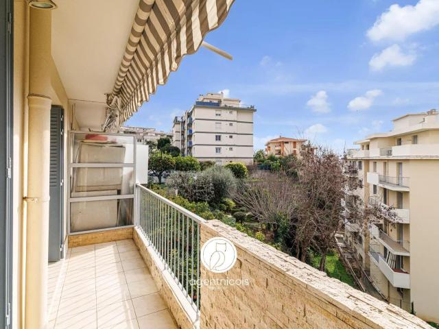 Nice / Fabron: 3 Pieces / Balcon / Vue Degagee / Bon Etat 57m² Nice