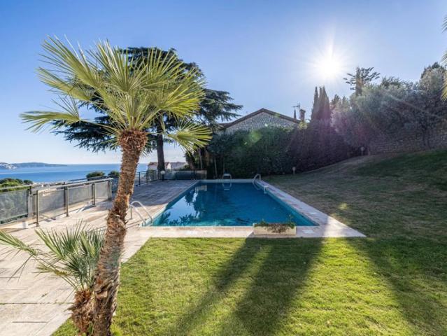 Nice Fabron Villa contemporaine de 300m² avec piscine, vue mer et garage de 112m²