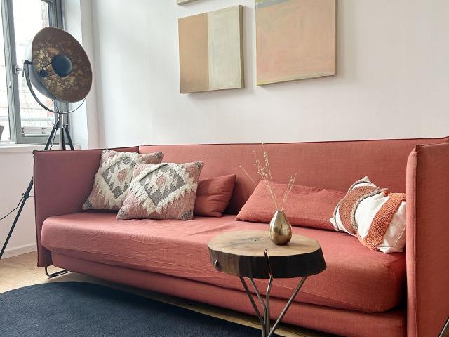 nice flat central Antonplatz singles, couples, Families with kids/pets allowed, Berlin Amsterdam Apartments for Rent