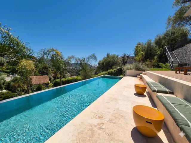 Nice Gairaut, belle villa niçoise rénovée, piscine et garage. 190m² Nice
