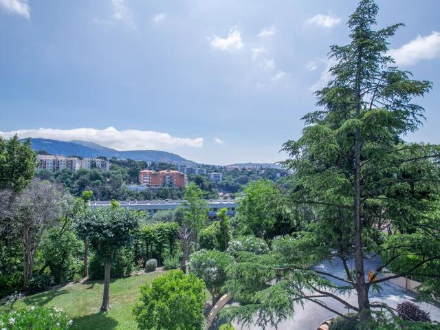 Nice Gairaut, superbe 2 pièces avec terrasse et garage dans. 57m² Nice