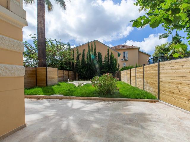 Nice Gairaut, superbe Rez de jardin rénové dans maison bourg. 80m² Nice