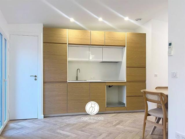 Nice / Gambetta Rue Dabray: 2 Pieces / Balcon / Rénové /. 33m² Nice