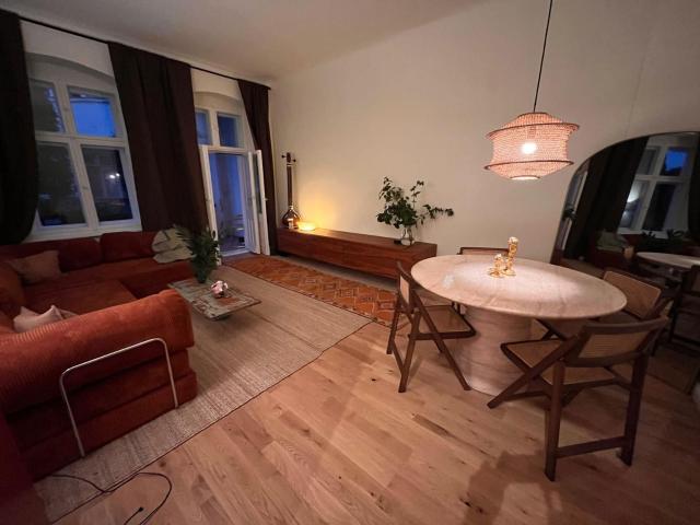 Nice, gorgeous apartmenHochwertig sanierte & voll möblierte 2 Zimmer Wohnung – 6 Monate – ruhige Innenhoflaget in Prenzlauer Berg