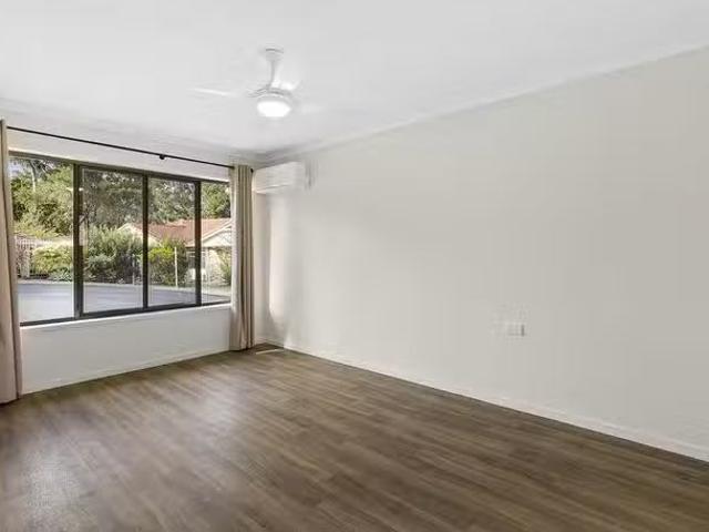 Nice H4/10 Ridgeway Avenue, Southport, QLD 4215