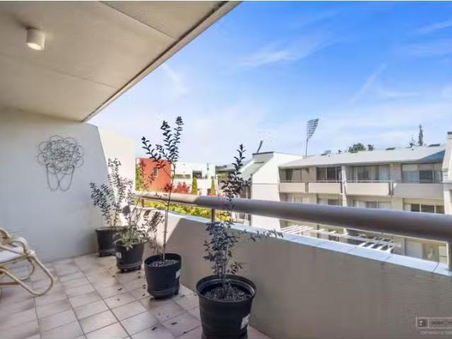 Cheap J5/2 Currie Crescent, Griffith Apartment for rent Liste.