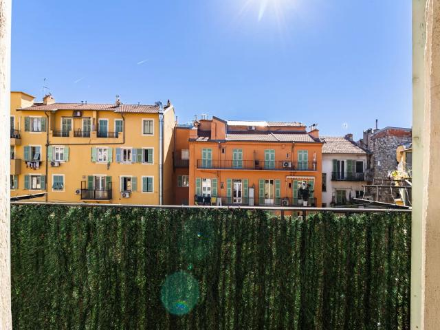 Nice Le Port — À 50 M Du Port · Dernier Étage · Balcon Ensol. 13m² Nice