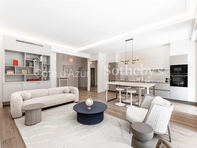 Nice, Le Port: Appartement 86 m² avec jardin privatif Boulevard Franck Pilatte