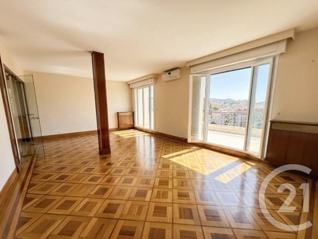NICE LIBÉRATION: Penthouse d'exception 134 m² et sa terra. 134m² Nice