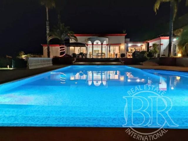 NICE LOCATION longue durée villa de 660 m² sur le terrain 4000 m² piscine extérieur, piscine intérieur, tennis