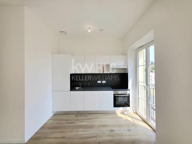 NICE: LOCATION TROIS PIECES 06300