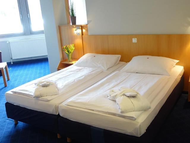 Nice loft with daily breakfast, Braunschweig Amsterdam Apartments for Rent