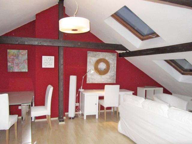 Nice penthouse apartment in quiet location, Frankfurt Amsterdam Apartments for Rent
