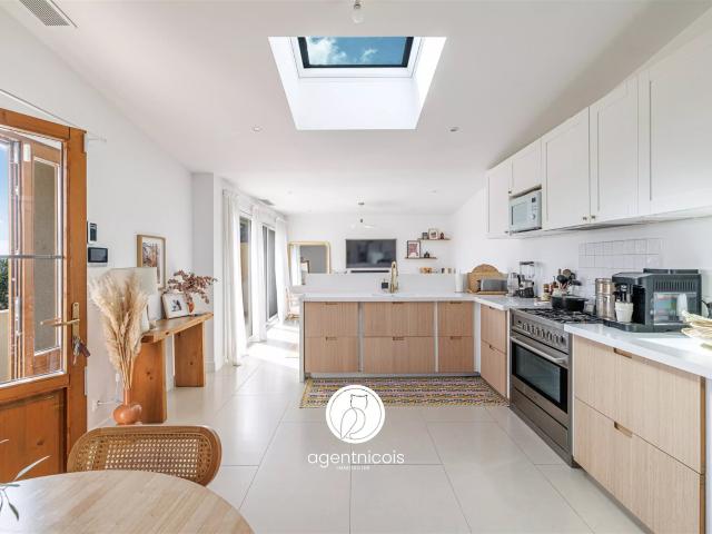 Nice / Pessicart: Maison Rénové Terrasse Vue panoram. 68m² Nice