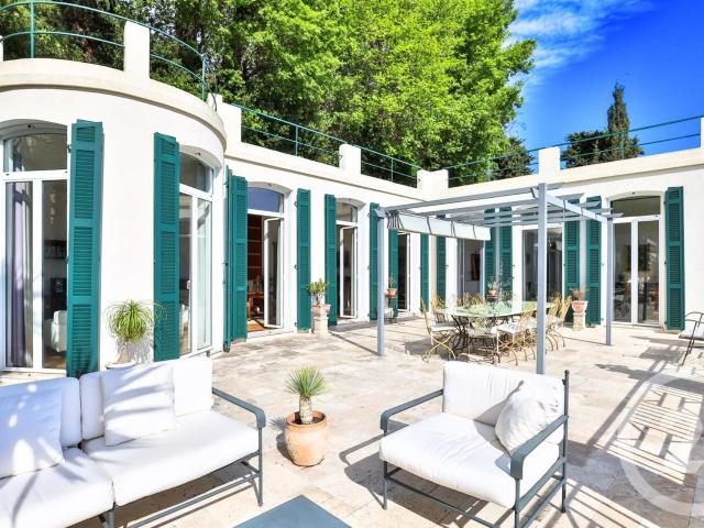 Nice Pessicart: Située dans un cadre privilégié, cette su. 262m² Nice