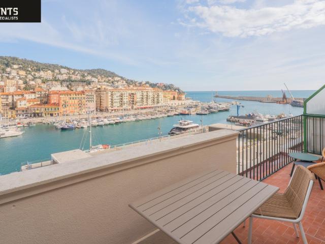 Nice Port On the top floor of a recent, high end residence. 67m² Nice