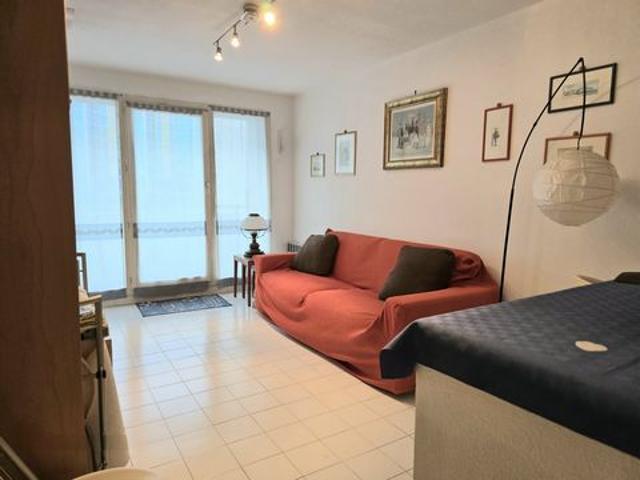 NICE, prés de la plage APPARTEMENt 2 p etage elevé, balcon