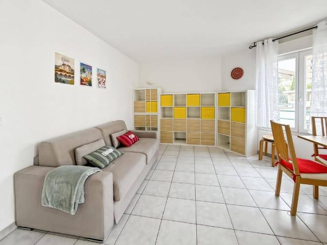 NICE Rue de France Studio meublé 27m² 6ème étage terrasse