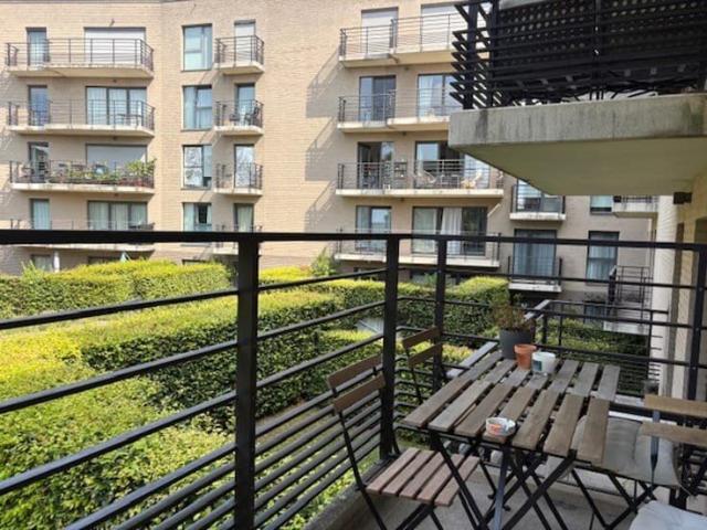 Nice recent apartment 2012 in private park