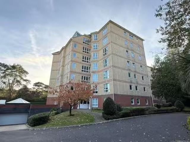 Unique Studio apartment for rent in The Avenue, Poole, BH13