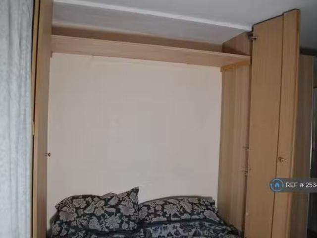 Rental! Studio flat for rent in Blandford Road, Beckenham, BR3