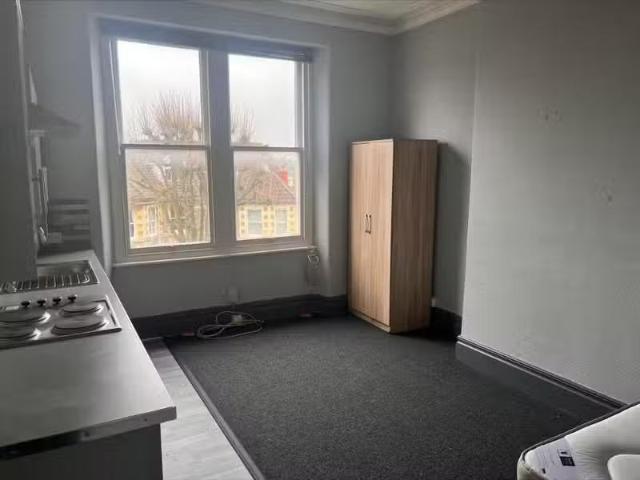 New Studio flat for rent in 12Limerick Road, Redland, Bristol.