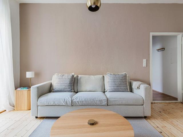 Nice Studio, Move In Ready w/ Furniture, Berlin Amsterdam Apartments for Rent