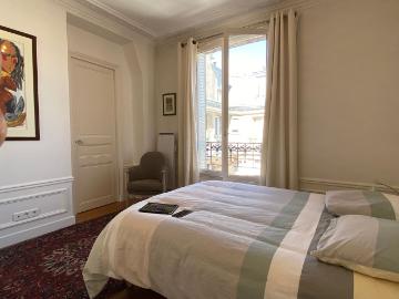Nice Sunny Central Paris, Paris Amsterdam Apartments for Rent