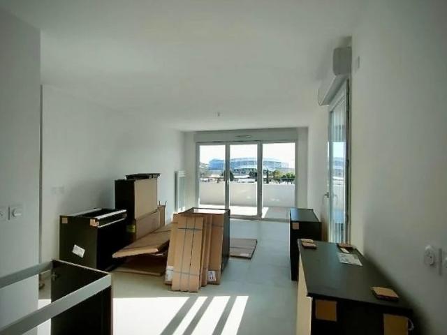 NICE SAINT ISIDORE 2 PIECES DERNIER ETAGE