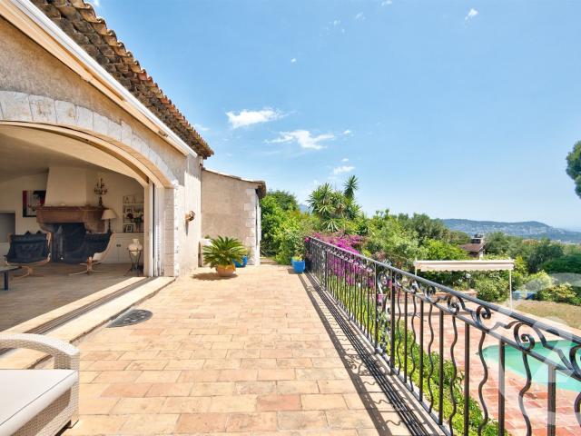 Nice Saint Pierre De Feric: Située sur les hauteurs de Ni. 281m² Nice
