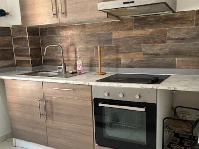 NICE SAINT ROCH 2 PIECES MEUBLE DE 40M² A LOUER CUISINE INDEPENDANTE BALCON CAVE PROCHE TRAM, FAC ET COMMERCES