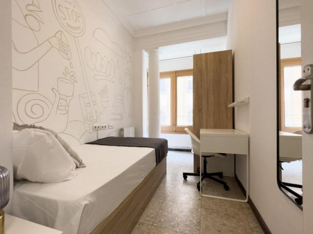 Nice single bedroom near Plaça de Catalunya