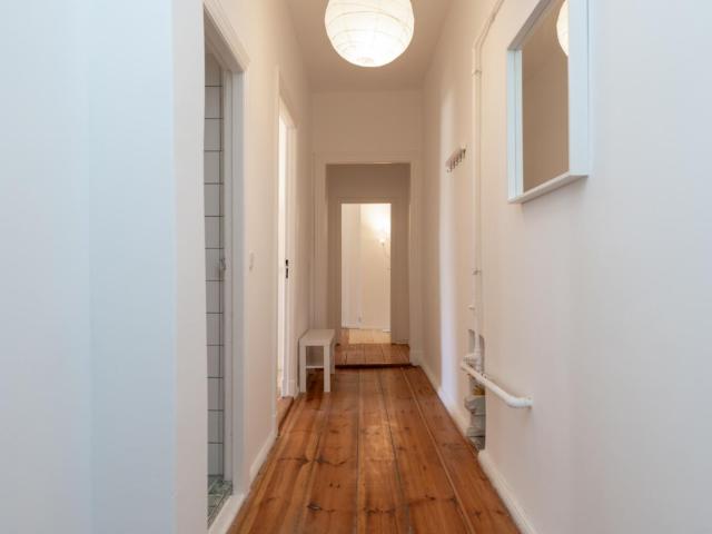 Nice single bedroom in a 3 bedroom apartment near Berlin Ostkreuz Station