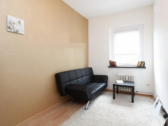 Nice single bedroom in a 4 bedroom flat, in proximity to the German University in Cairo Berlin Campus