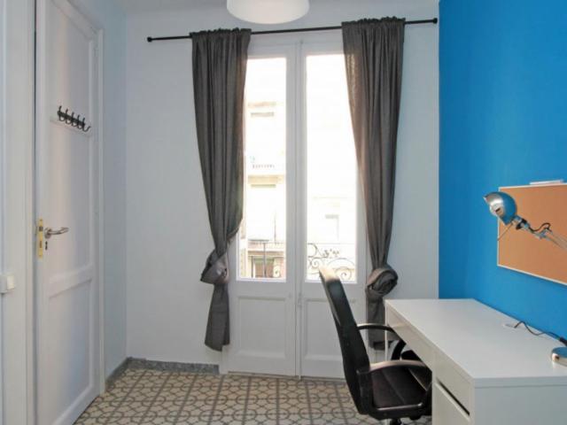 Nice single bedroom in El Poble sec