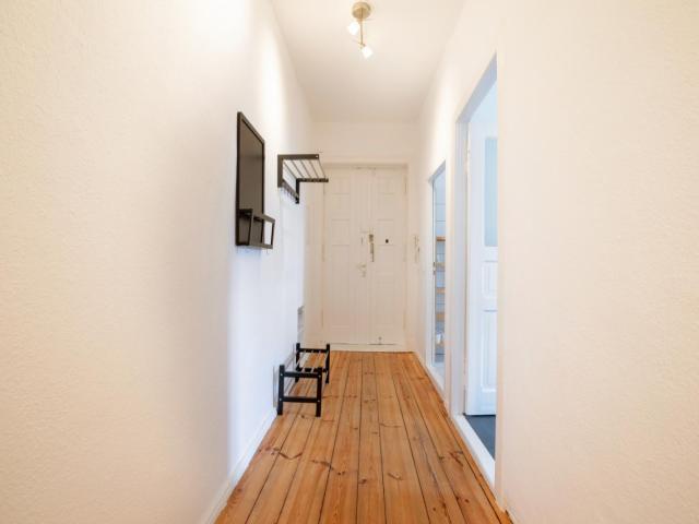 Nice single bedroom in shared apartment in Adlershof