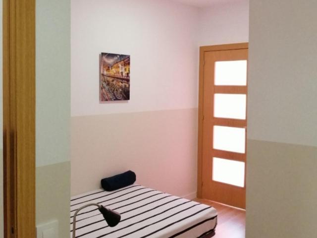 Nice single bedroom in shared flat near the University of Barcelona
