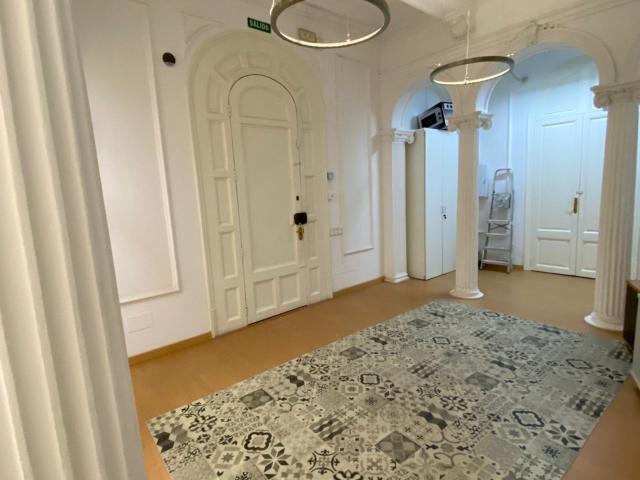 Nice single bedroom in shared flat in Dreta de l'Eixample