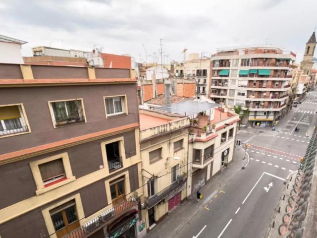 Nice single bedroom in shared flat in Sants Montjuïc