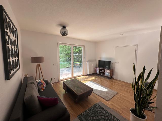 Nice, spacious suite in Frankfurt am Main, Frankfurt Amsterdam Apartments for Rent